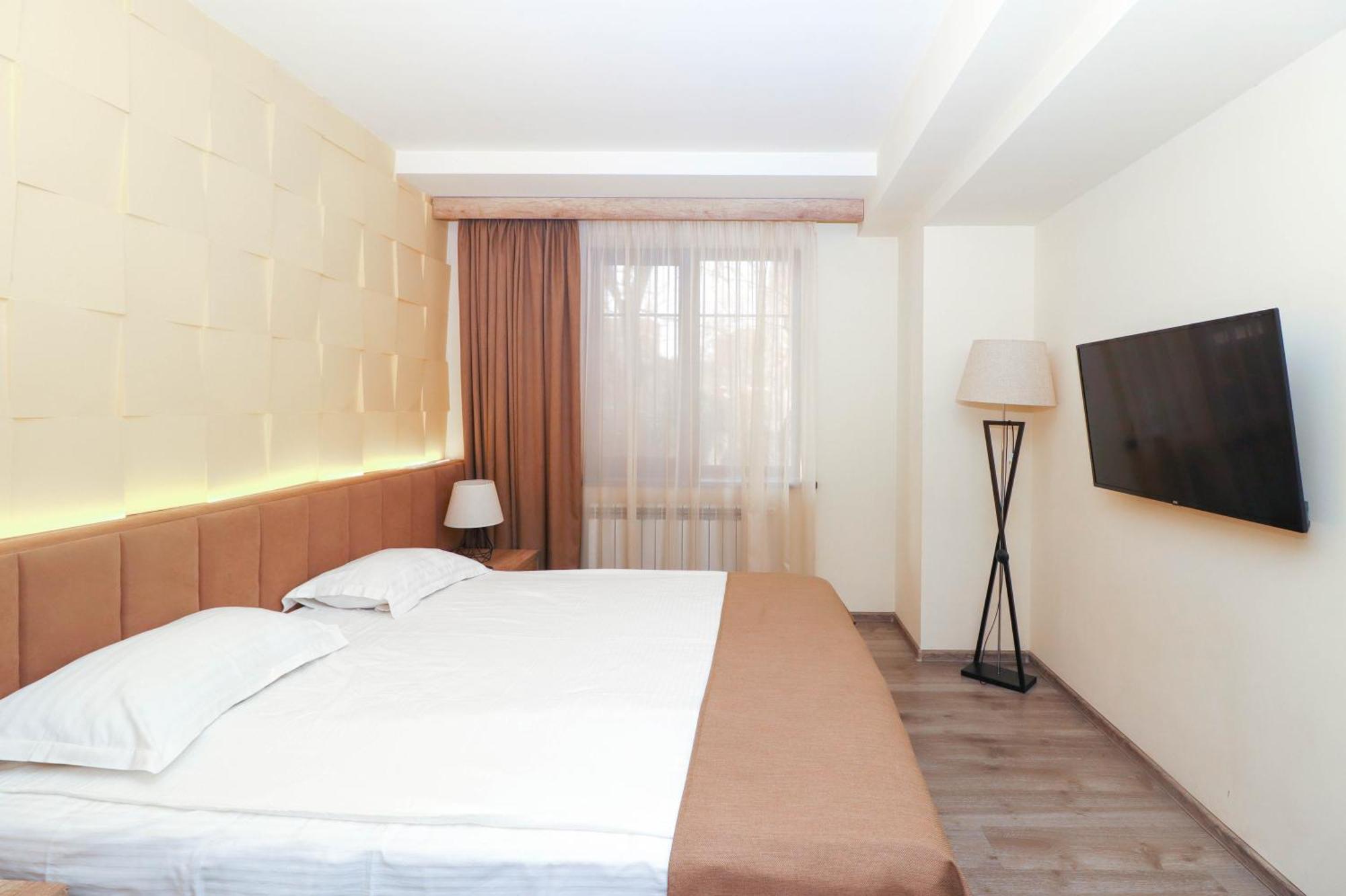 Mandarin Hotel Erévan Extérieur photo
